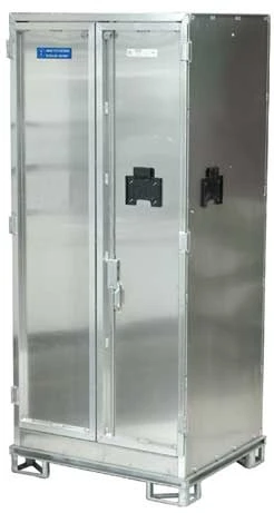 Geschlossener Transportschrank aus Aluminium